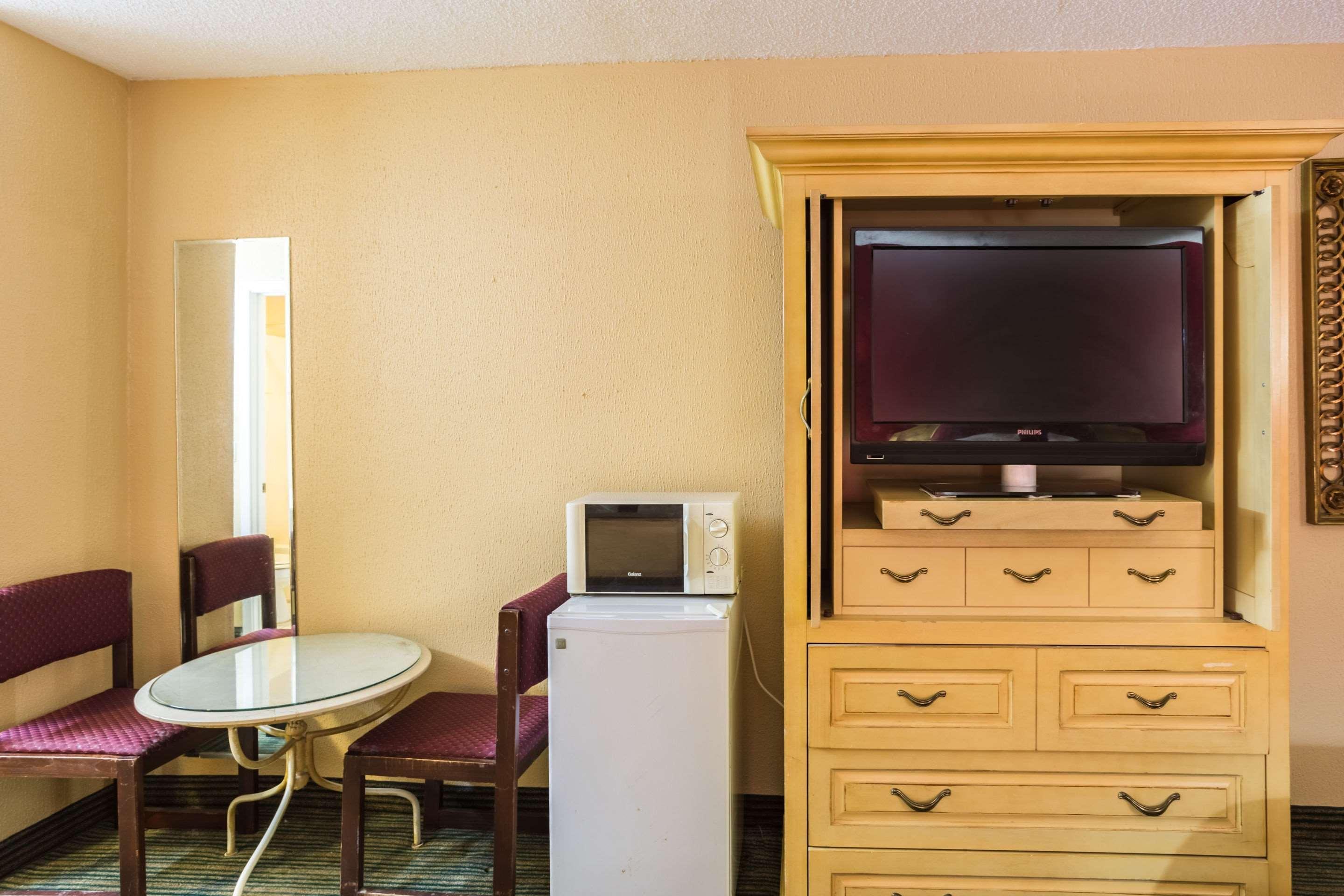 Rodeway Inn Hazlehurst Kültér fotó